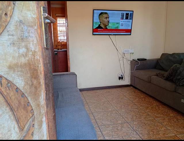 2 BEDROOM HOUSE FOR SALE IN PROTEA GLEN